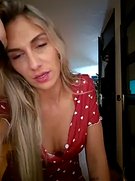 Snapshot of Melody1600 chatting on 15, 9, 2025 Melody1600 online show from 15, 9, 2025