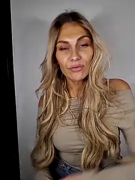 Snapshot of Melody1600 chatting on 16, 11, 2025 Melody1600 online show from 16, 11, 2025