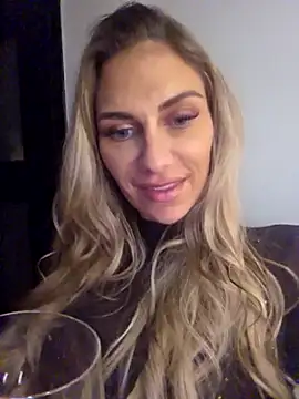 Snapshot of Melody1600 chatting on 14, 12, 2025 Melody1600 online show from 14, 12, 2025