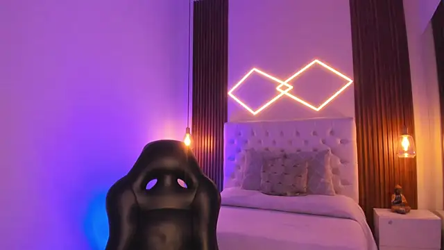 ZamabyCrucie online show from 3, 2, 2026