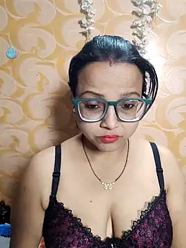 Snapshot of hornypiu697 chatting on 17, 5, 2026 hornypiu697 online show from 17, 5, 2026