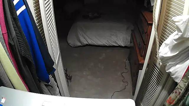 Snapshot of IsAparty chatting on 14, 11, 2025 IsAparty online show from 14, 11, 2025