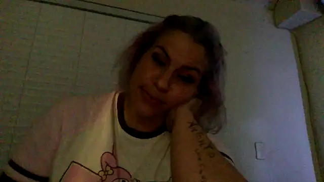 toomuchofafreak online show from 29, 10, 2025