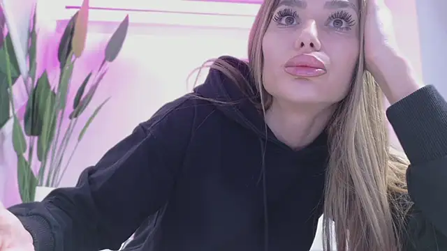 Snapshot of KaseyQuinn_ chatting on 14, 5, 2026 KaseyQuinn online show from 14, 5, 2026