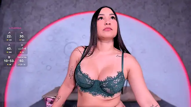 ReinaChloe online show from 19, 12, 2025