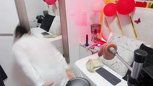 Luna Naughty1 online show from 18, 2, 2026