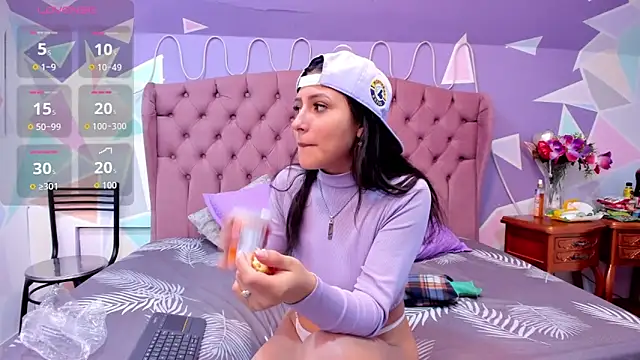 ZaharaSkylar online show from 18, 9, 2025