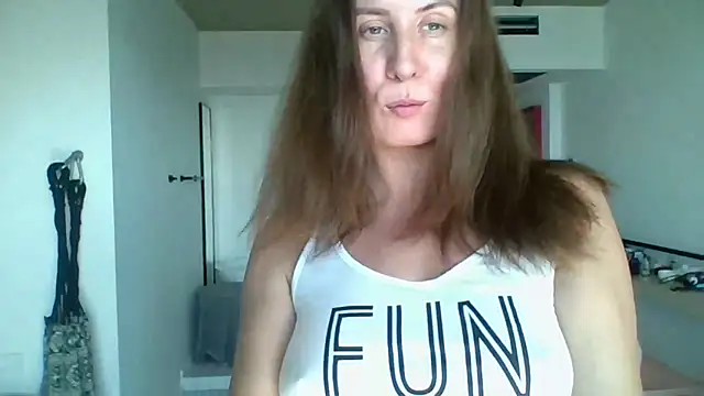 Snapshot of ALICAINWONDERLAND chatting on 14, 9, 2025 ALICAINWONDERLAND online show from 14, 9, 2025