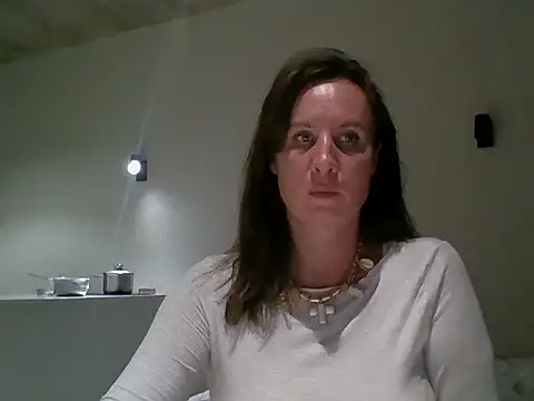 Snapshot of ALICAINWONDERLAND chatting on 27, 9, 2025 ALICAINWONDERLAND online show from 27, 9, 2025