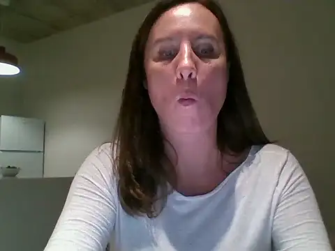 Snapshot of ALICAINWONDERLAND chatting on 1, 10, 2025 ALICAINWONDERLAND online show from 1, 10, 2025