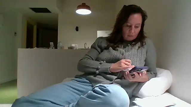 Snapshot of ALICAINWONDERLAND chatting on 13, 10, 2025 ALICAINWONDERLAND online show from 13, 10, 2025