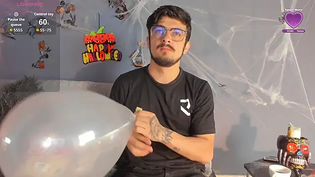 AaronFuentes7 online show from 19, 10, 2025