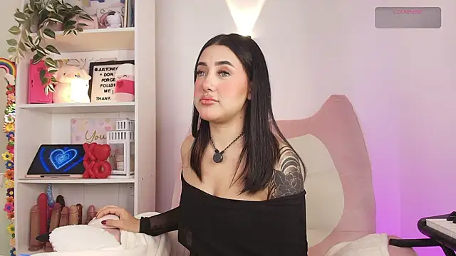 Snapshot of justonecute chatting on 3, 3, 2026 justonecute online show from 3, 3, 2026