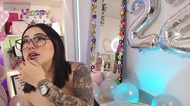 Snapshot of justonecute chatting on 8, 5, 2026 justonecute online show from 8, 5, 2026