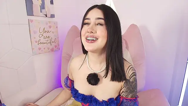 Snapshot of justonecute chatting on 28, 5, 2026 justonecute online show from 28, 5, 2026