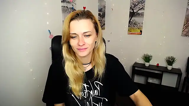 PeppyMia online show from 28, 10, 2025