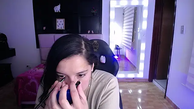 Agatha bellucci  online show from 3, 12, 2025