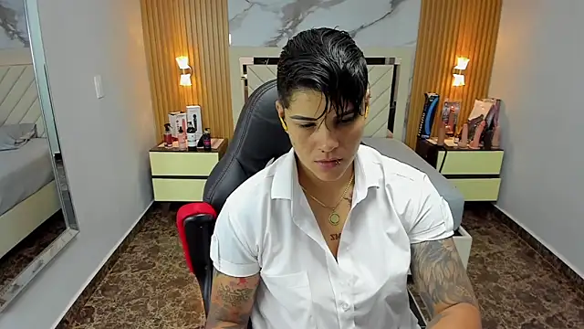 KAROLLJONES1 online show from 8, 10, 2025