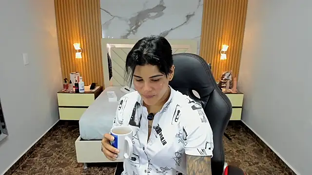 KAROLLJONES1 online show from 11, 1, 2026