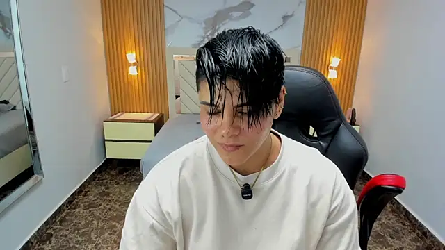 KAROLLJONES1 online show from 12, 4, 2026