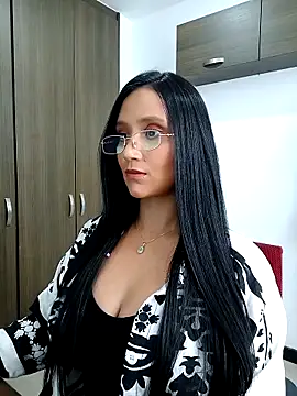 Snapshot of Esmeralda333 chatting on 14, 10, 2025 Esmeralda333 online show from 14, 10, 2025