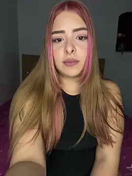 Nahomy cm online show from 24, 7, 2026