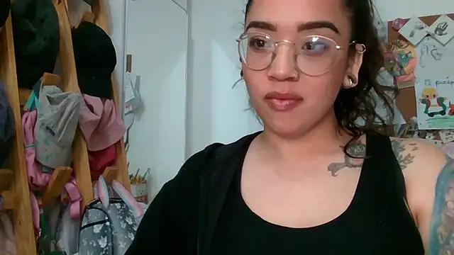GypsyMamacita online show from 17, 9, 2025