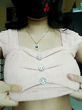 Snapshot of Sweet_Bindika07 chatting on 30, 9, 2025 Sweet Bindika07 online show from 30, 9, 2025