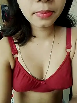 Snapshot of Sweet_Bindika07 chatting on 11, 10, 2025 Sweet Bindika07 online show from 11, 10, 2025