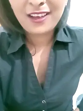 Snapshot of Queen_Kushi4 chatting on 30, 4, 2026 Queen Kushi4 online show from 30, 4, 2026