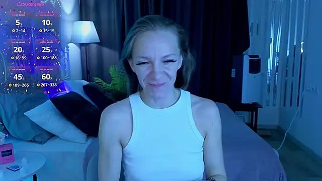 Jesica mooon online show from 4, 3, 2026