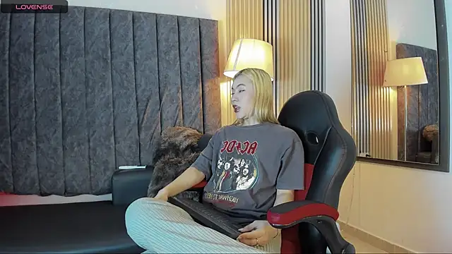 rubby lux online show from 21, 11, 2025