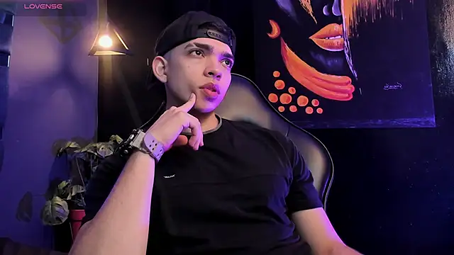 Eryonbradley online show from 6, 11, 2025