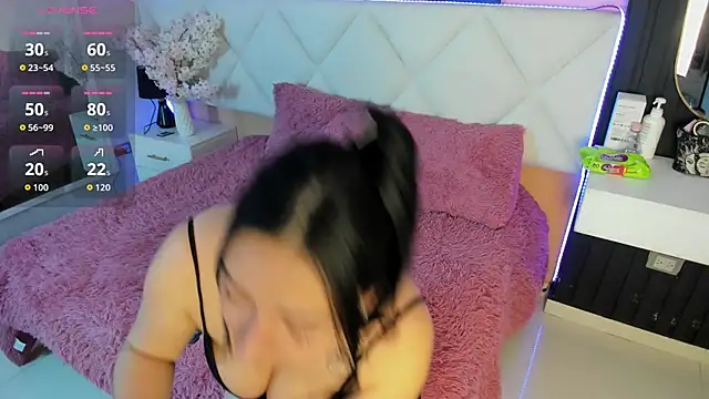 veronica hill  online show from 11, 9, 2025