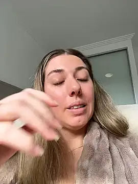 Snapshot of louiseberkeley chatting on 1, 7, 2026 louiseberkeley online show from 1, 7, 2026