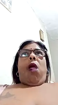 Snapshot of mileesha chatting on 10, 2, 2025 mileesha online show from 10, 2, 2025