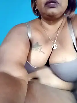 Snapshot of mileesha chatting on 9, 10, 2025 mileesha online show from 9, 10, 2025