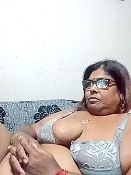 Snapshot of mileesha chatting on 23, 10, 2025 mileesha online show from 23, 10, 2025