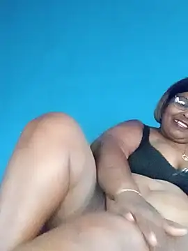 Snapshot of mileesha chatting on 29, 10, 2025 mileesha online show from 29, 10, 2025