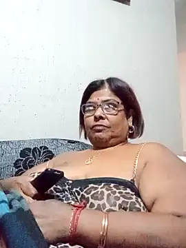 Snapshot of mileesha chatting on 18, 11, 2025 mileesha online show from 18, 11, 2025