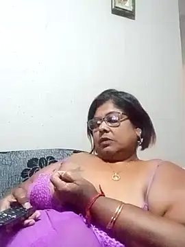 Snapshot of mileesha chatting on 21, 11, 2025 mileesha online show from 21, 11, 2025