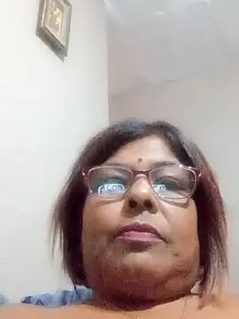 Snapshot of mileesha chatting on 28, 11, 2025 mileesha online show from 28, 11, 2025