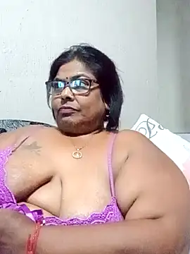 Snapshot of mileesha chatting on 14, 12, 2025 mileesha online show from 14, 12, 2025