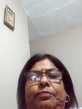 Snapshot of mileesha chatting on 18, 12, 2025 mileesha online show from 18, 12, 2025