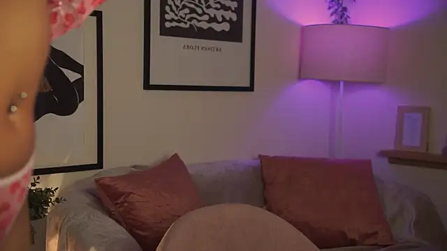 midnightbby  online show from 14, 1, 2026