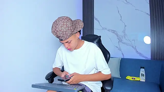 ThiagoCollin online show from 8, 9, 2025