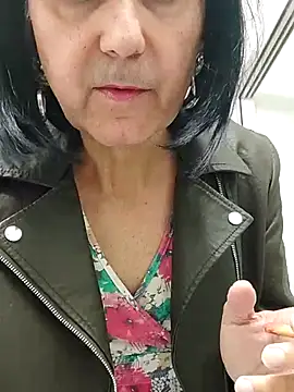 Emily de Carla online show from 28, 10, 2025