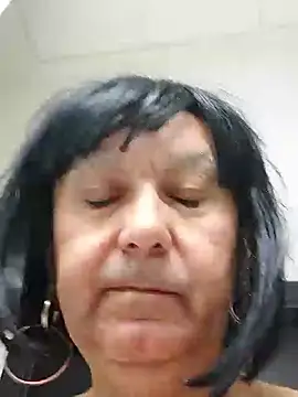 Snapshot of Emily_de_Carla chatting on 23, 4, 2026 Emily de Carla online show from 23, 4, 2026