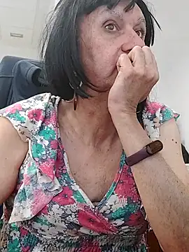 Snapshot of Emily_de_Carla chatting on 23, 4, 2026 Emily de Carla online show from 23, 4, 2026
