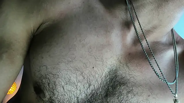 Snapshot of latinhotmuscle chatting on 27, 5, 2026 latinhotmuscle online show from 27, 5, 2026